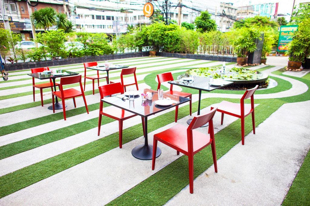 Q Hotel Bangkok Exteriör bild