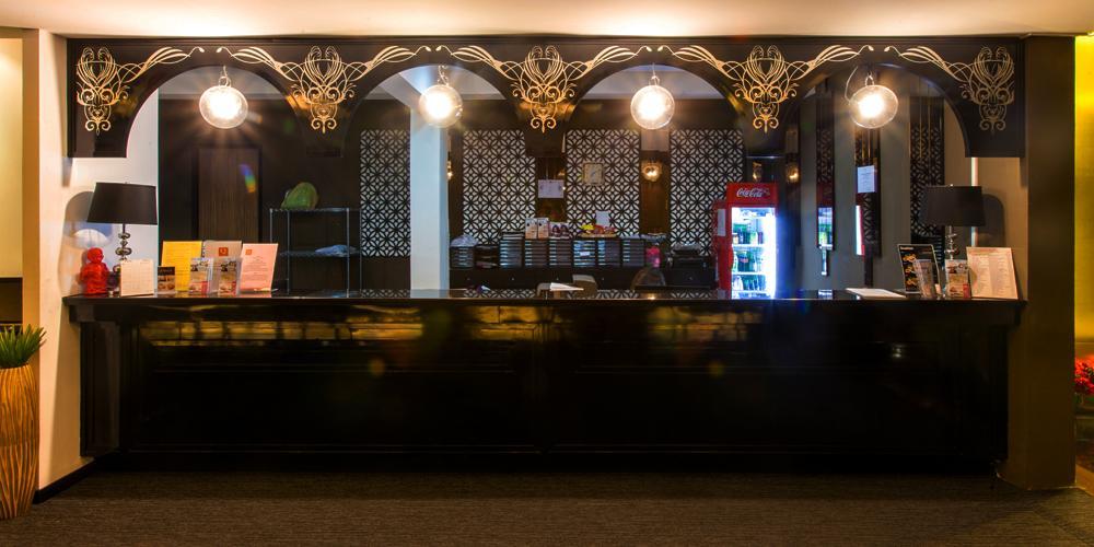 Q Hotel Bangkok Exteriör bild