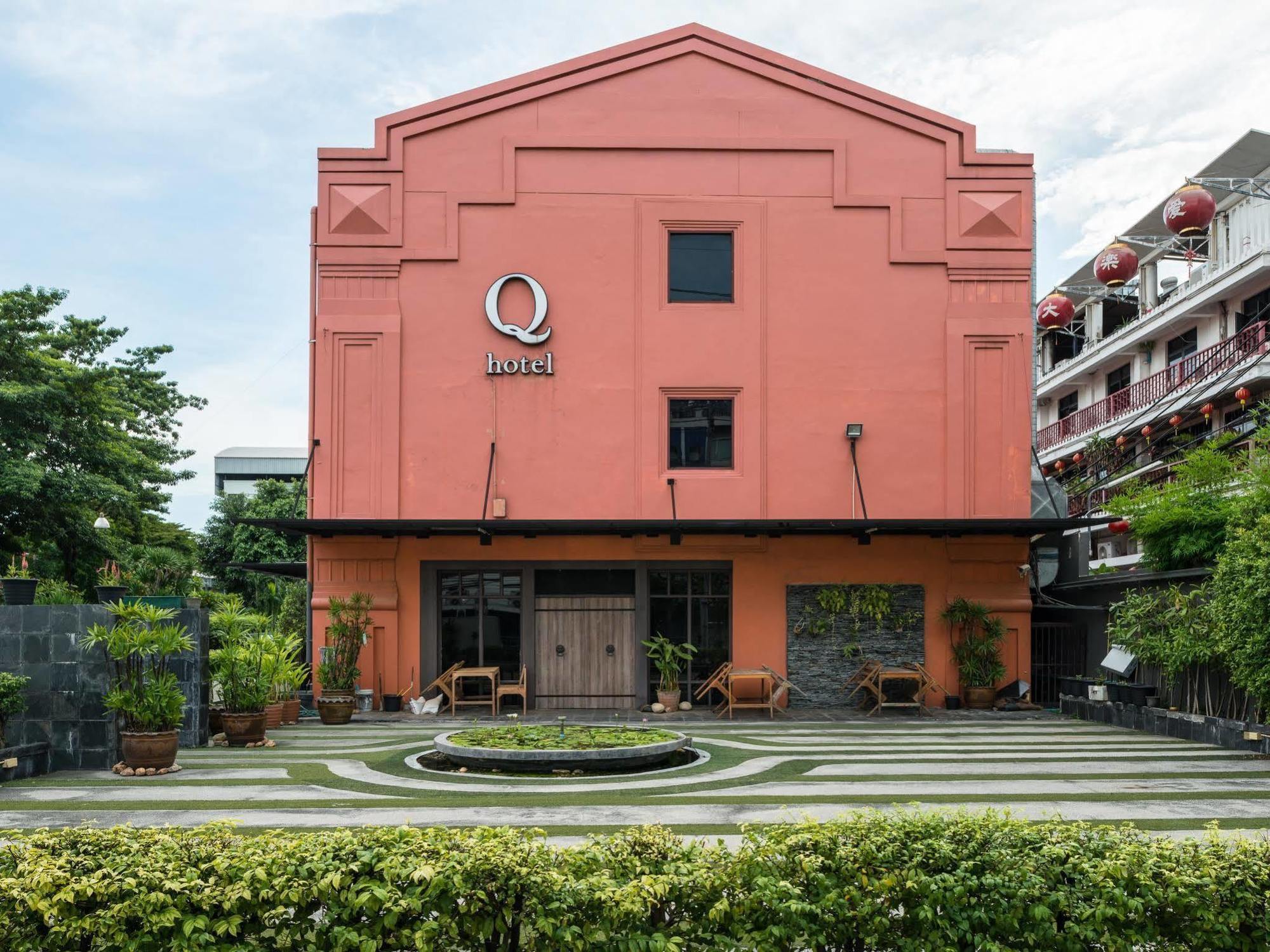 Q Hotel Bangkok Exteriör bild